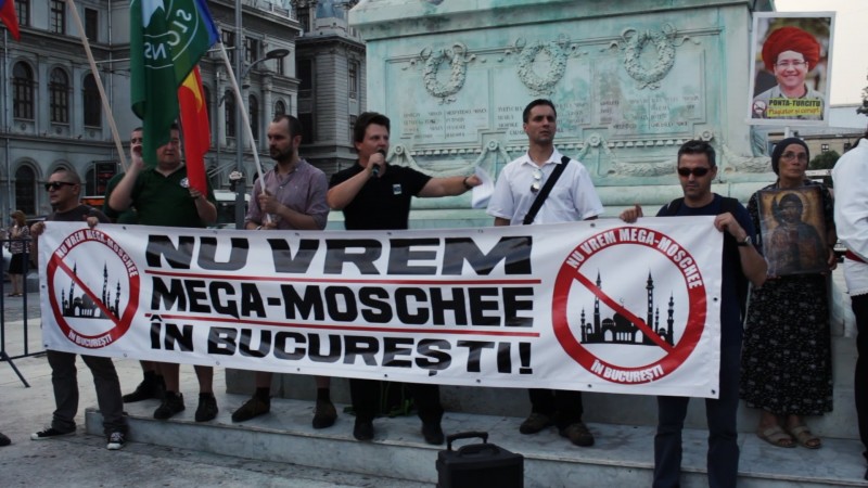 Protest faţă de intenţia autorităţilor de a construi o moschee în capitală