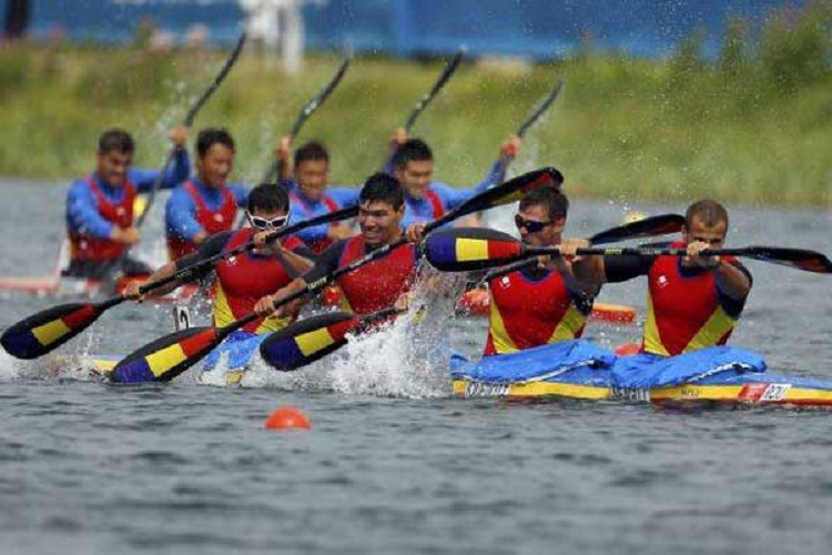 Componenții loturilor de kaiac-canoe, depistați pozitiv