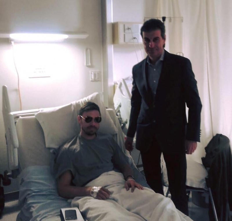Militarul român rănit la o bază afgană de lângă Kandahar a fost vizitat de ministrul apărării, Mihnea Motoc