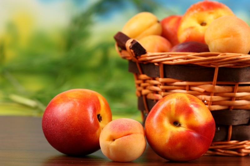 Pesticide peste limitele admise în nectarine și caise importate din Turcia