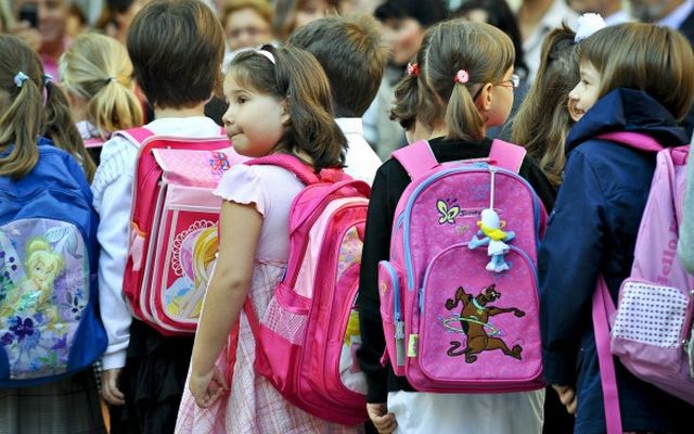 Primăria Brașov vrea continuarea programului „Primul Ghiozdan” Primăria Brașov vrea continuarea programului „Primul Ghiozdan”