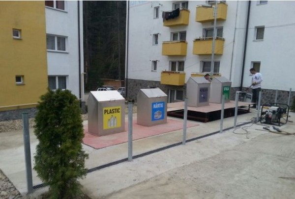 Brașovul îngroapă pubelele de gunoi Brașovul îngroapă pubelele de gunoi