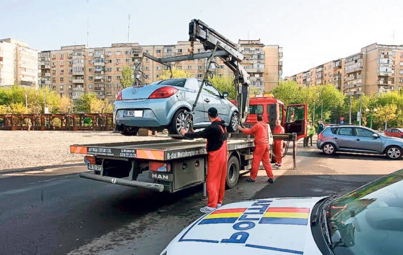 Ridicarea vehiculelor staționate neregulamentar va fi reluată din primăvară la Tg.Mureș
