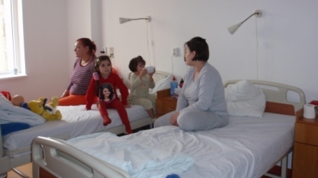Internarea copiilor mai mici de 14 ani, împreună cu unul dintre părinţi, este un drept, nu un privilegiu