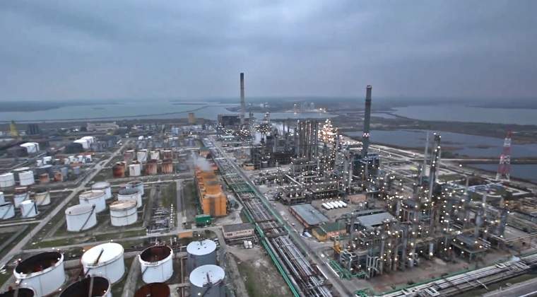 Se menţine sechestrul pus la rafinăria Petromidia Se menţine sechestrul pus la rafinăria Petromidia