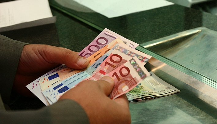 România continuă să aibă o rată mare a creditelor neperformante