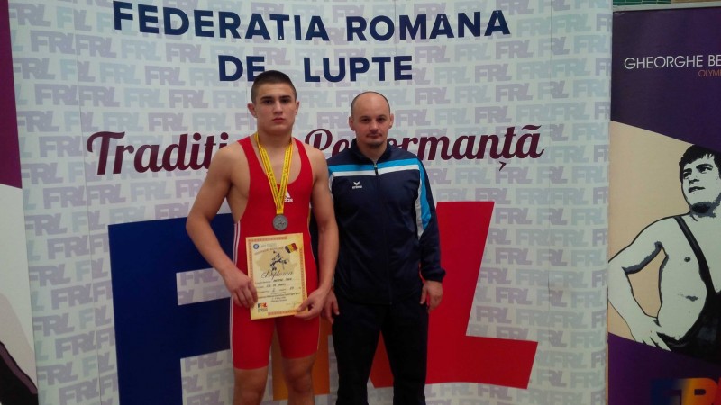 Tîrgumureșeanul Tudor Racoțan, vicecampion național la lupte libere