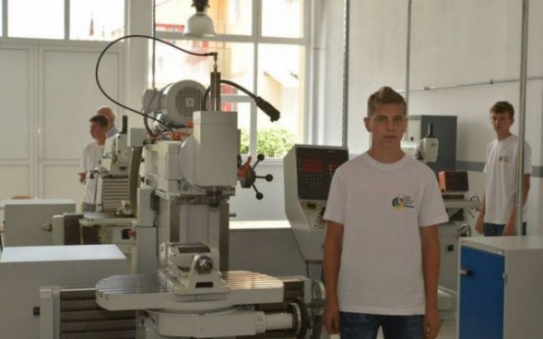 Centru de formare în domeniul aeronautic, în cadrul Colegiului Tehnic Transilvania din Brașov