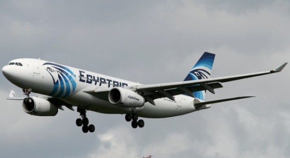 Avionul EgyptAir a aterizat de urgenţă de cel puţin trei ori înainte de a se prăbuşi în mare
