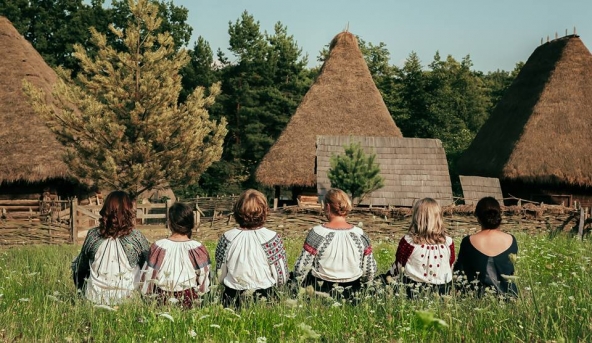 În Muzeul în aer liber din Dumbrava Sibiului continuă sărbătoarea iei