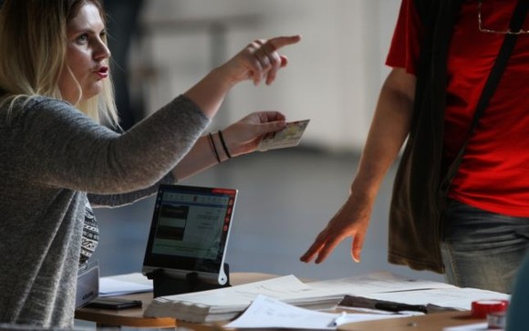 Mai puțin de jumătate dintre cetățenii cu drept de vot s-au prezentat la alegerile locale