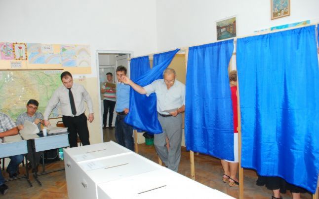 Peste 8 milioane de alegători au votat până la ora 19:30