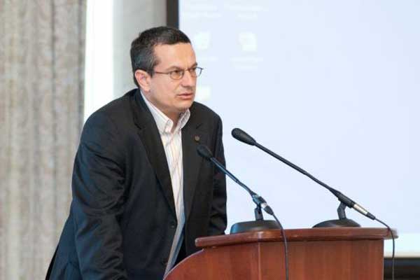 Asztalos Csaba: actuala legislaţie îngrădeşte dreptul la familie al persoanelor din minoritatea sexuală