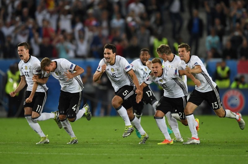 Germania, calificare dramatică în semifinale la EURO