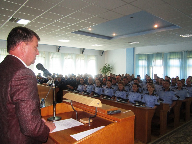 68 de tineri din județul Mureș sunt de astăzi polițiști