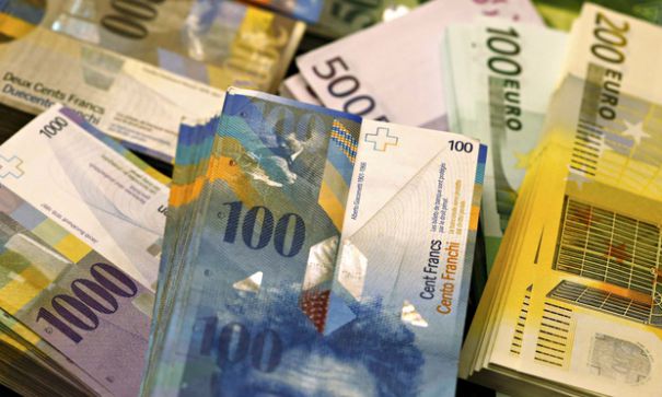 Cursul la franci elvețieni, înghețat, pentru un împrumutant