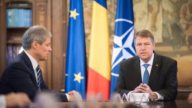 Consultări cu partidele parlamentare, luni