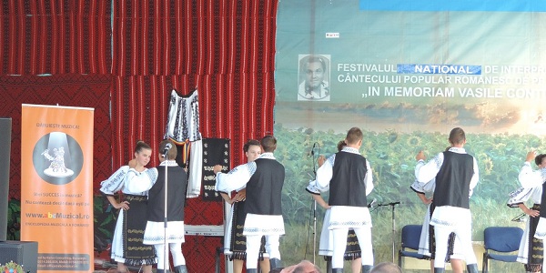 Festival concurs pentru tineri interpreți de muzică populară, la Râciu