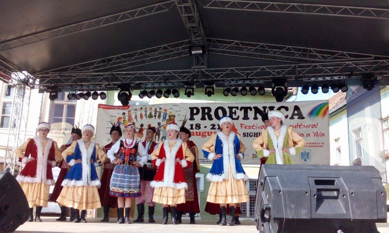 64 de momente artistice, pe scena Proetnica 2016 64 de momente artistice, pe scena Proetnica 2016