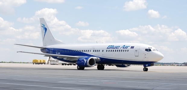Mii de români sunt afectaţi de suspendarea zborurilor de la Blue Air