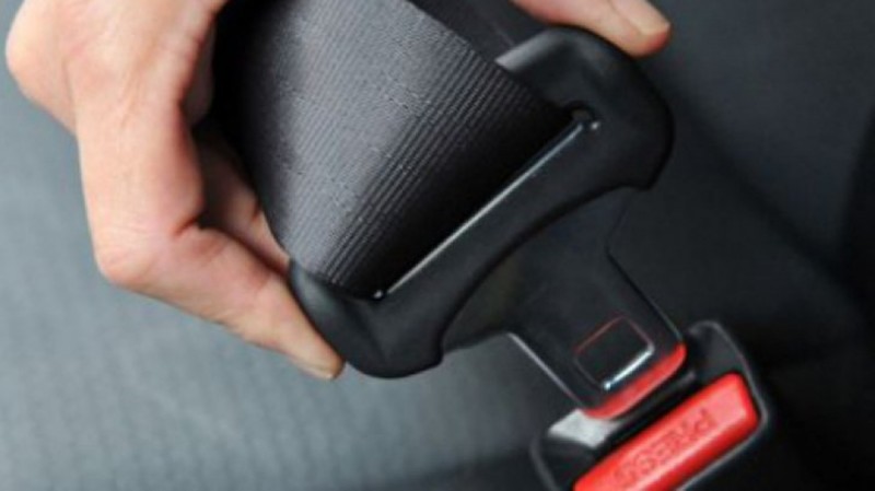 Centurile de siguranţă, verificate de poliţişti Centurile de siguranţă, verificate de poliţişti