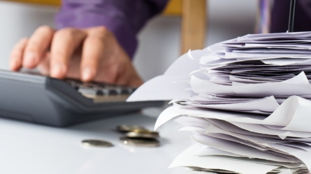 Numărul românilor cu restanţe la bănci şi la instituţii financiare nebancare a depăşit, în iunie, pragul de 754.000