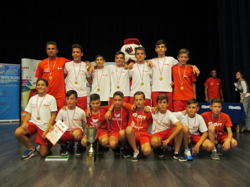 Cupa E.ON Kinder la fotbal și-a desemnat primii campioni