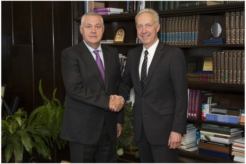Excelenţa sa, dl. Hans Klemm, ambasadorul Statelor Unite în România, în vizită la Radio România