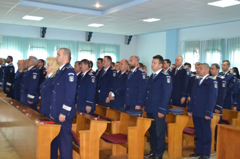 54 de poliţişti mureșeni au fost avansaţi azi în gradul următor