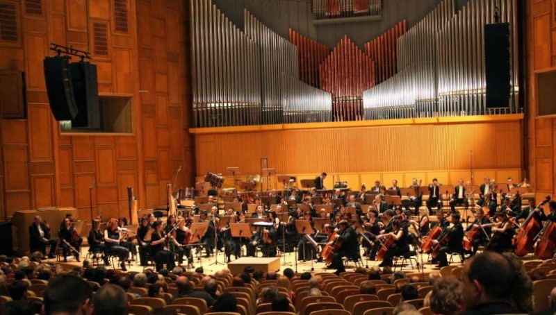 PREMIERĂ! O orchestră simfonică din China cantă la Sala Radio