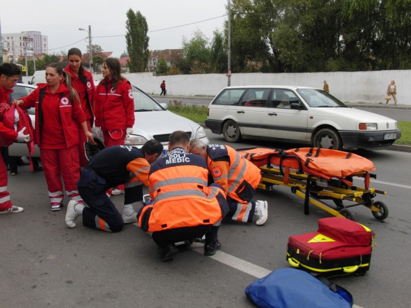 Exerciţii de simulare a unor accidente de Ziua Mondială de Prim Ajutor