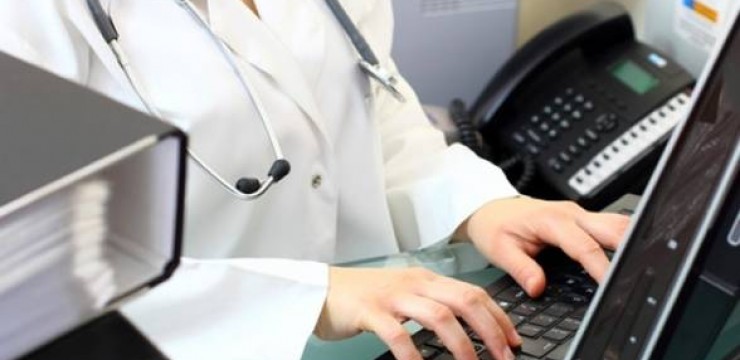 Elevii nu mai trebuie să solicite adeverinţe pentru a-şi valida calitatea de asigurat CNAS