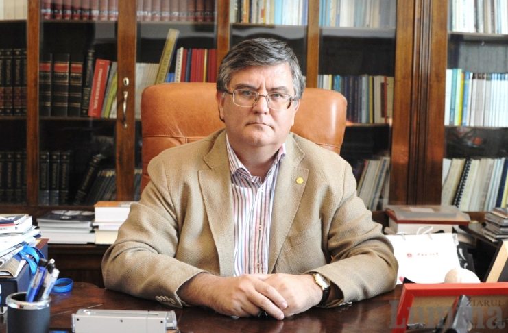 Ministrul Educaţiei, Mircea Dumitru, a dezminţit astăzi informaţiile apărute în presă potrivit cărora ar fi fost colaborator al fostei Securităţi Ministrul Educaţiei, Mircea Dumitru, a dezminţit astăzi informaţiile apărute în presă potrivit cărora ar fi fost colaborator al fostei Securităţi