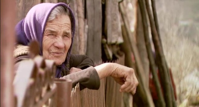 Primăria Sfântu Gheorghe oferă ceasuri cu buton de urgenţă vârstnicilor, prin programul ‘Ceasul Assisto’