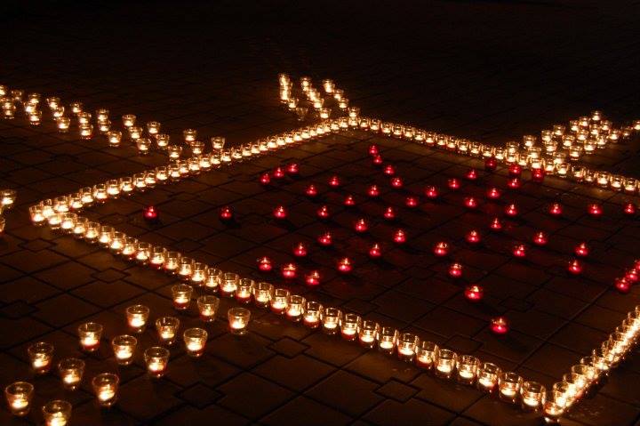 “Un milion de stele pentru nevoiași” se desfășoară în acest moment în Piața Teatrului de la Tg.Mureș