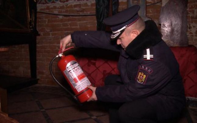 12 discoteci din Mureș amendate de pompieri