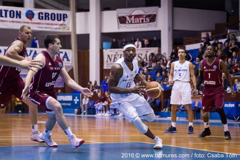 Trei jucători de la BC Mureș refuză să joace contra Stelei