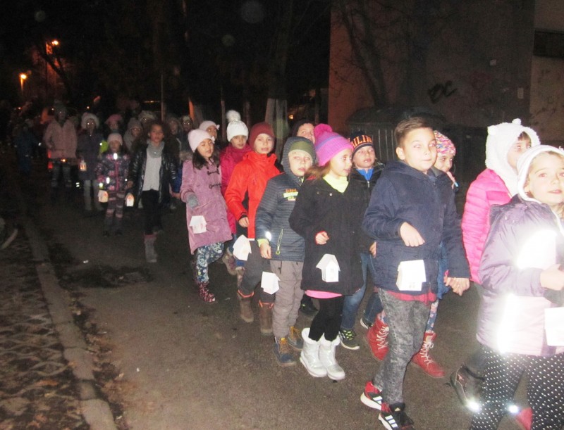 Sărbătoarea lampioanelor ne învață să fim mai buni