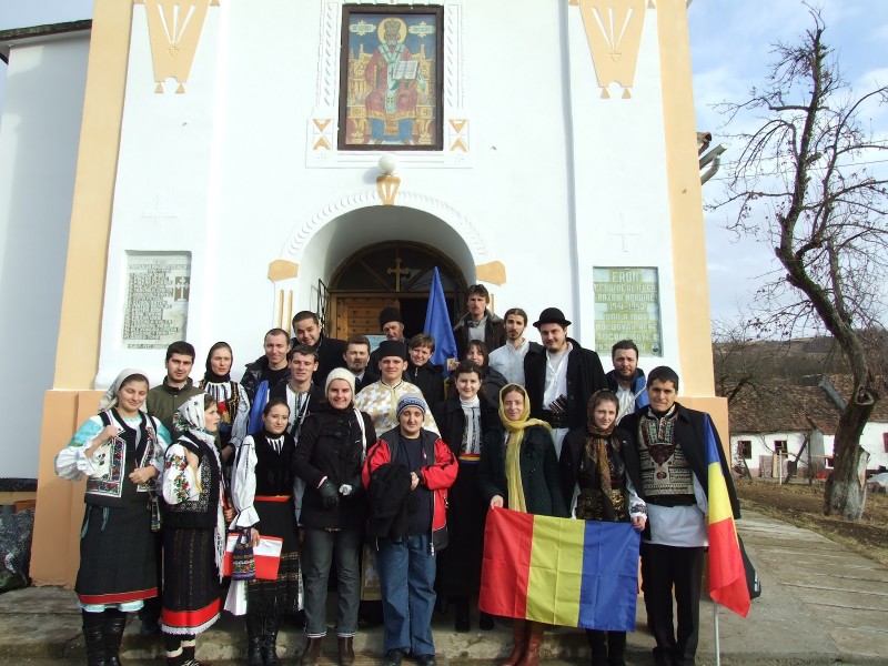 De Sfântul Andrei, tineri din ţară colindă parohiile ortodoxe din judeţul Covasna