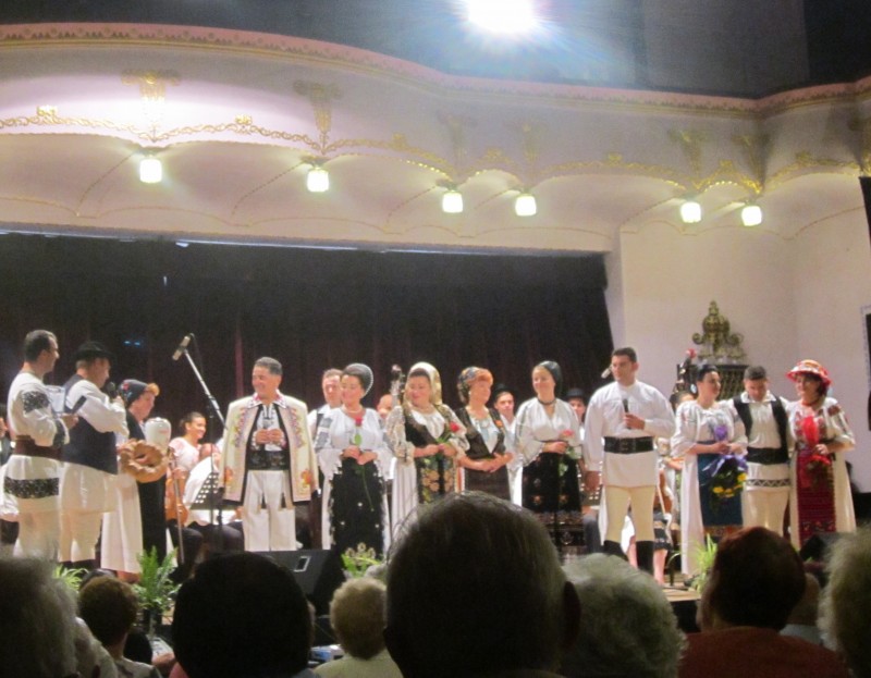 “Seară aniversară la Palat, cu Nelu Șopterean” “Seară aniversară la Palat, cu Nelu Șopterean”