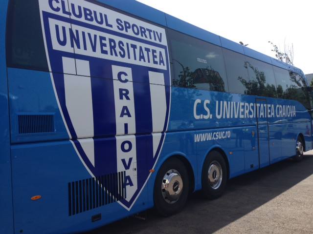 Autocarul CSU Craiova a fost vandalizat la Tg. Mureș