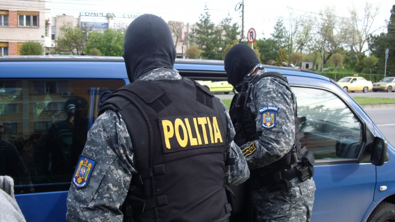 16 tone de substanţe periculoase, confiscate de Direcţia Arme şi Explozivi a Poliţiei