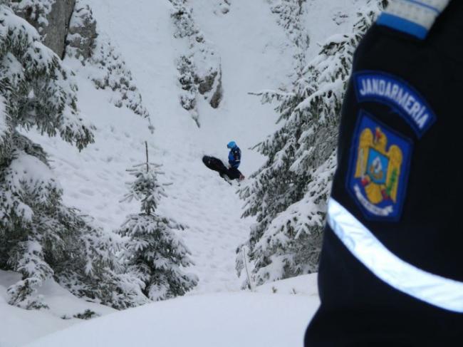 Turist german accidentat în Masivul Bucegi, salvat de un angajat de la staţia meteo de la Vf. Omu
