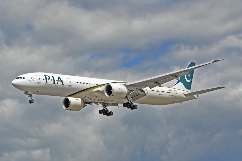 Un avion cu 47 de persoane la bord s-a prăbuşit în nordul Pakistanului