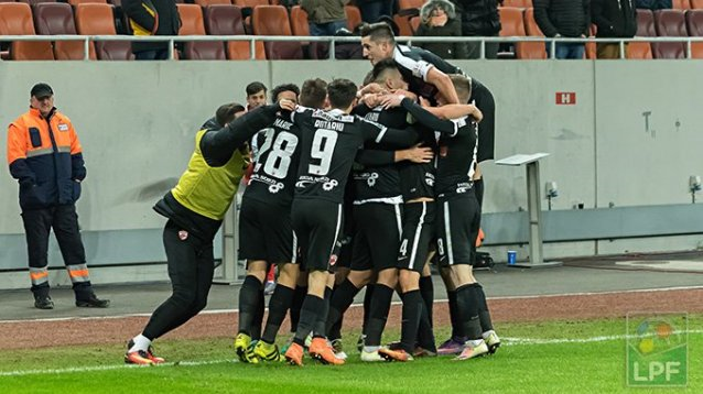 „Câinii” au mușcat Steaua