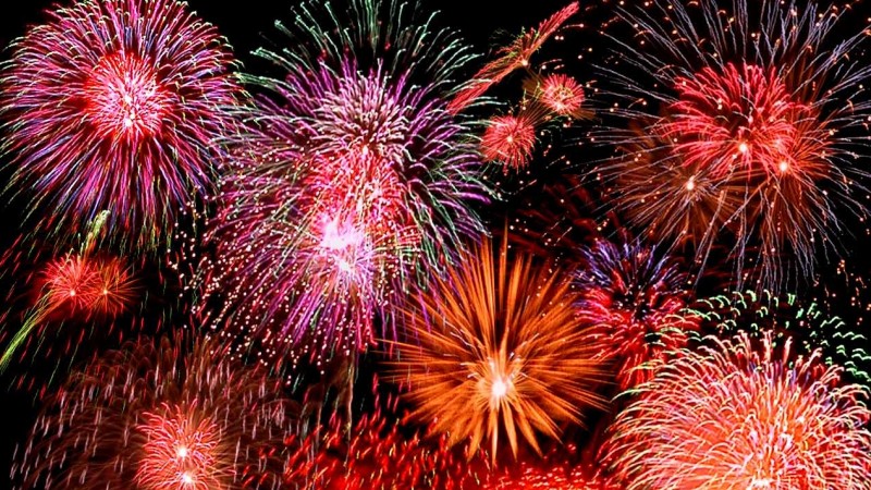 Atenție la focurile de artificii, de Revelion Atenție la focurile de artificii, de Revelion