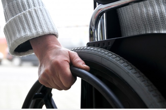 Protest al persoanelor cu dizabilităţi, în capitală