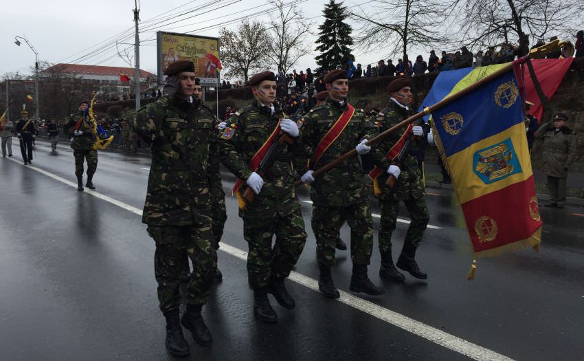 Spectacol folcloric susţinut de „Cindrelul Junii Sibiului” şi retragere cu torțe, azi, la Sibiu