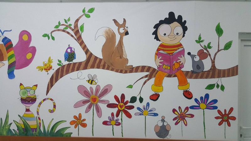Peste o sută de oameni au dat culoare poveştilor, în Secţia de Pediatrie din Zărneşti