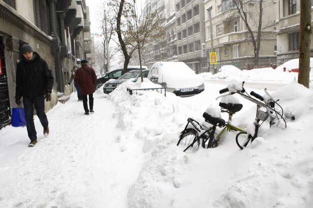 Avertismente aplicate pentru trotuarele necurăţate de zăpadă, în Harghita